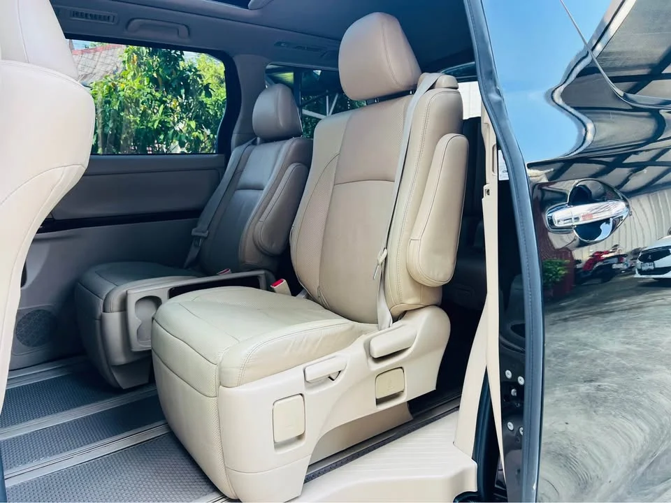 2011 Toyota Alphard, Vellfire II (AH20) 3