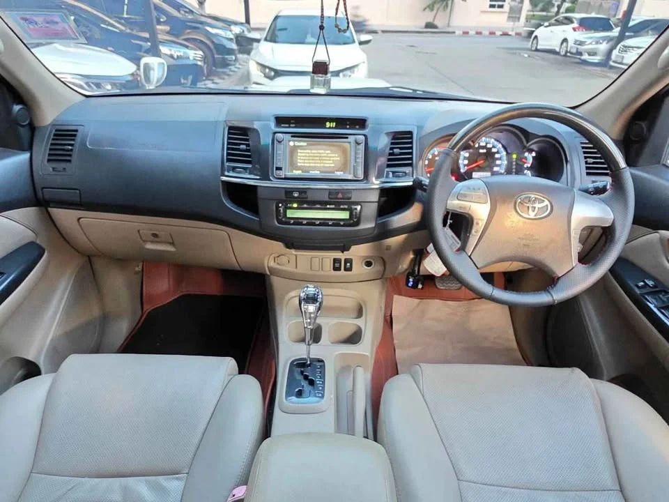 2014 Toyota Fortuner I 3