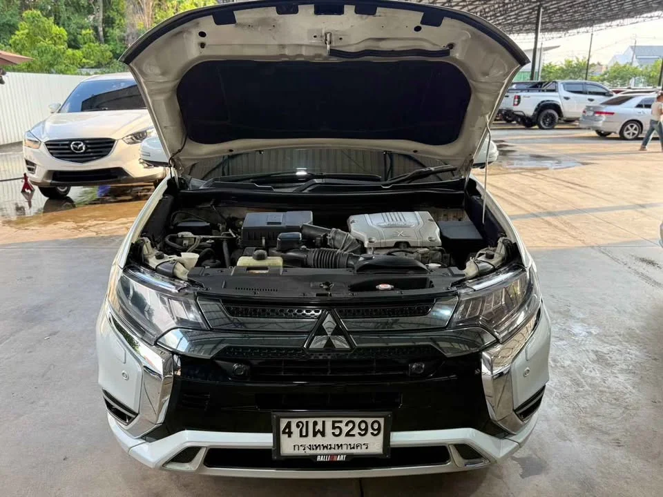 2023 Mitsubishi Outlander III 3
