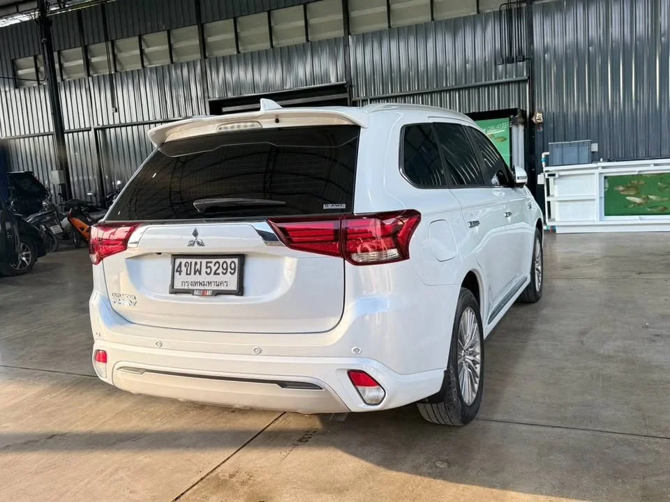 2021 Mitsubishi Outlander III 3