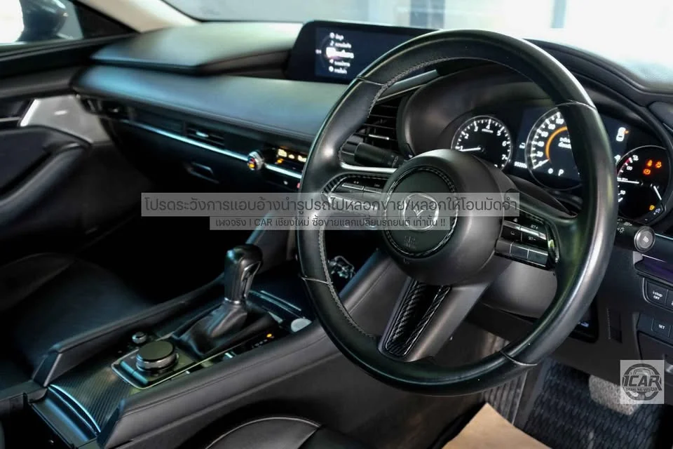 2019 Mazda 3 IV 3