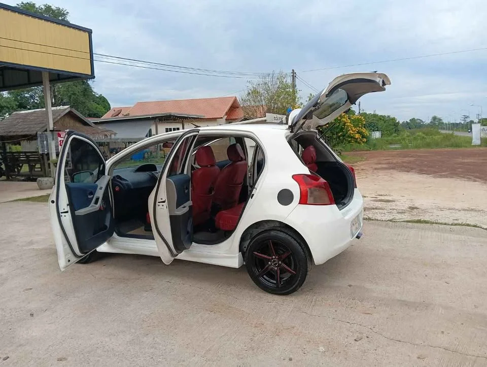 2008 Toyota Yaris II 2
