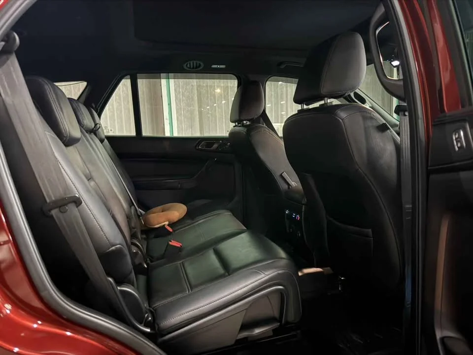 2019 Ford Everest II 2