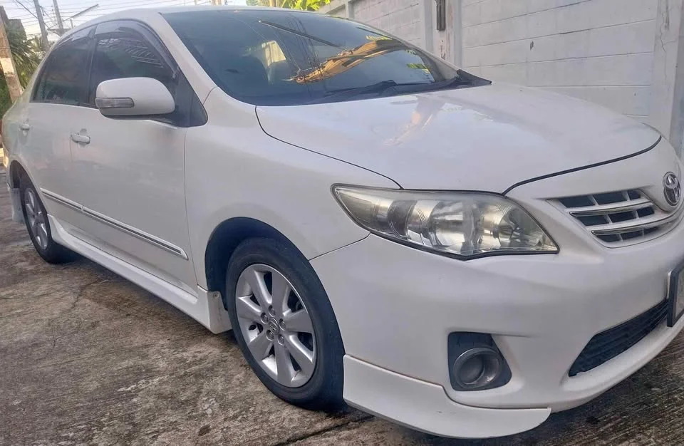 2011 Toyota Corolla Altis X (E140) 2
