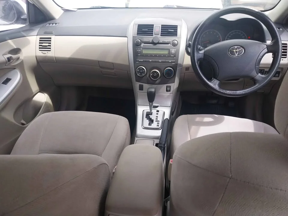 2011 Toyota Corolla Altis X (E140) 3