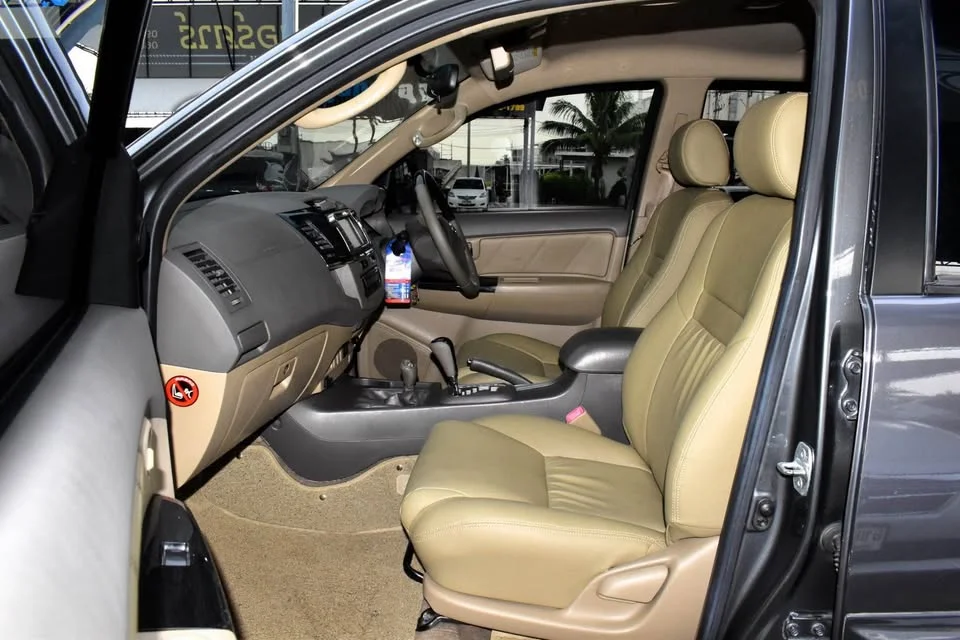 2013 Toyota Fortuner I 3