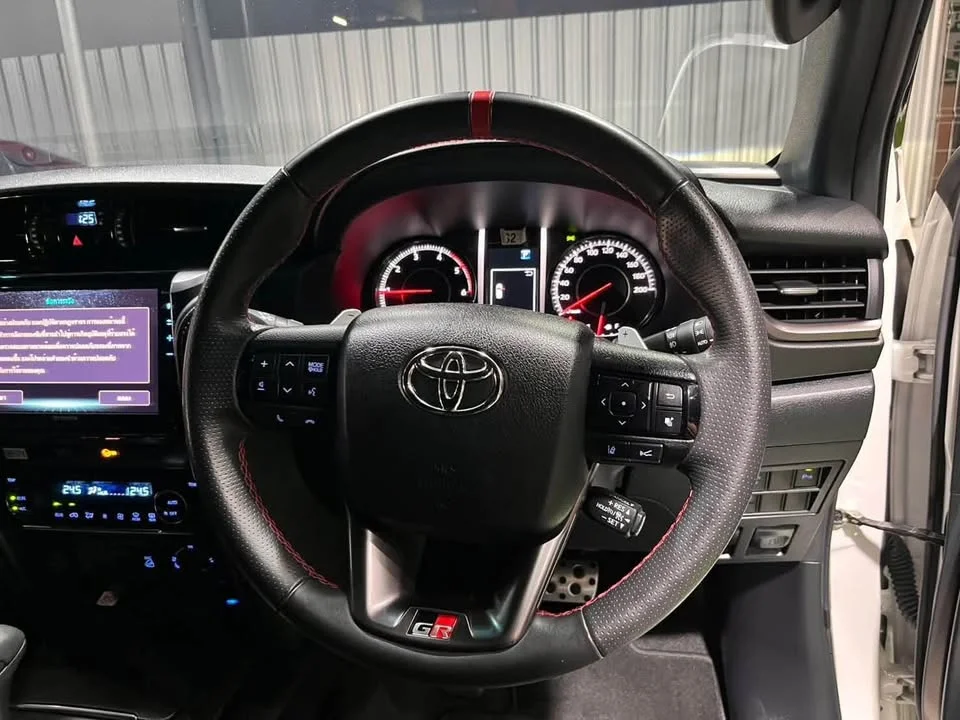 2022 Toyota Fortuner II 3