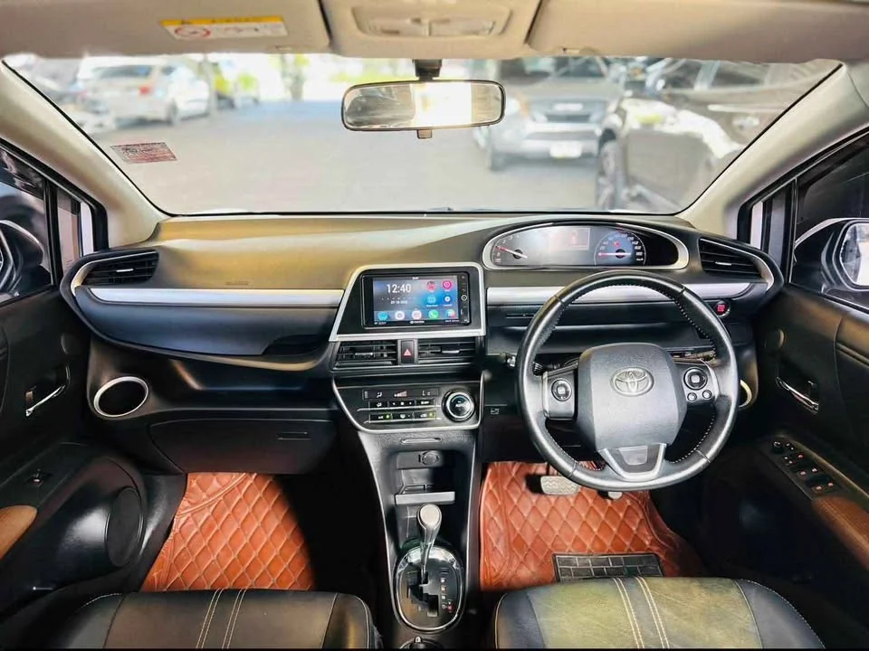 2019 Toyota Sienta II 3