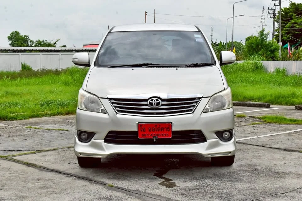 2013 Toyota Innova I 3