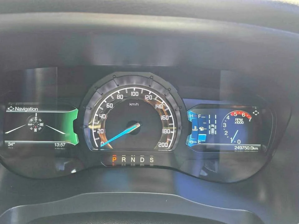 2019 Ford Everest II 2