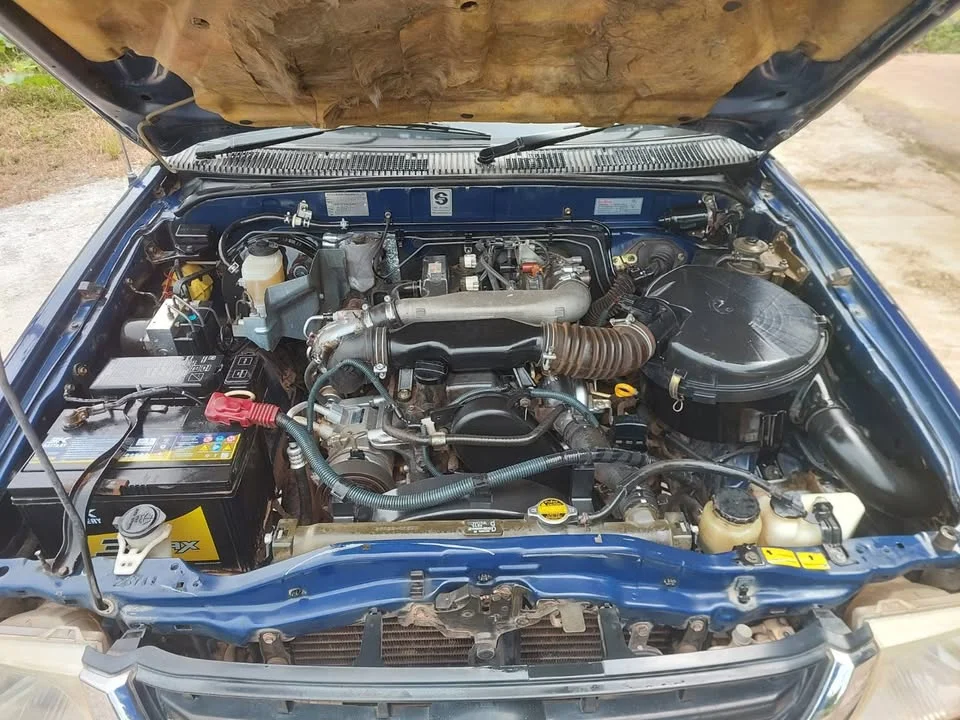 2002 Toyota Hilux Tiger VI 2