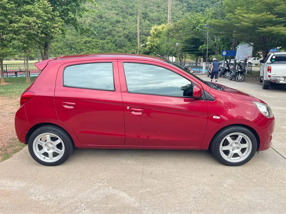 2013 Mitsubishi Mirage VI 2