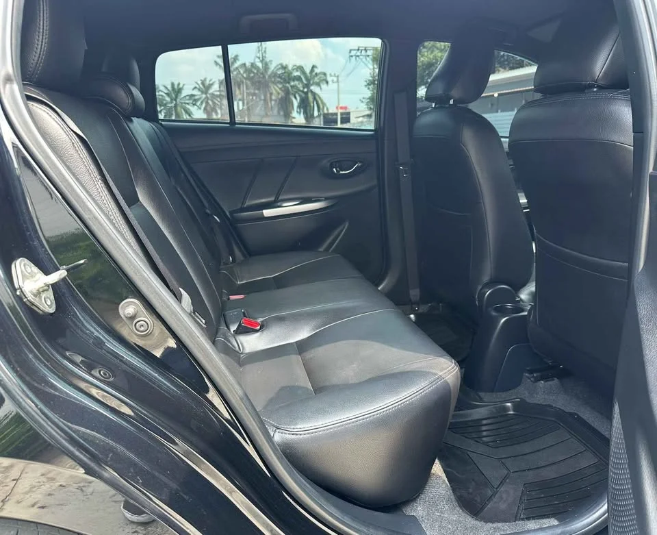 2015 Toyota Yaris III 2