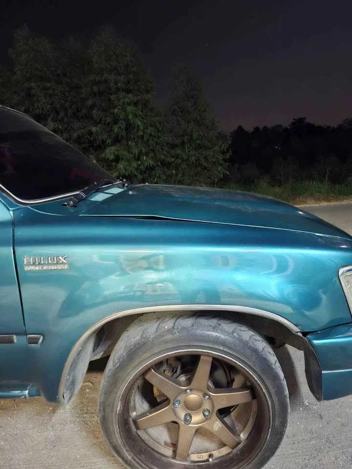 1980 Toyota Hilux Mighty-X V 2
