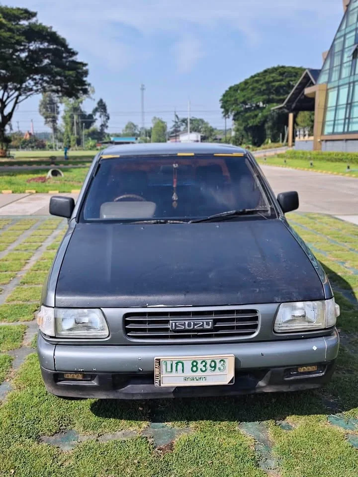 1995 Isuzu TFR III 2