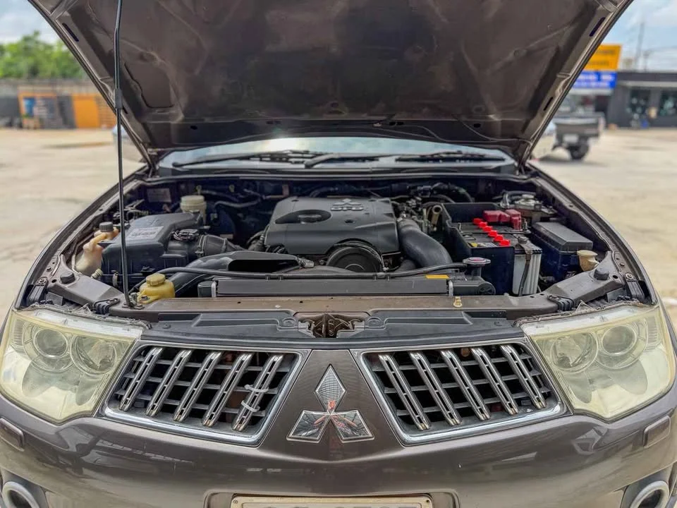2011 Mitsubishi Pajero Sport II 2