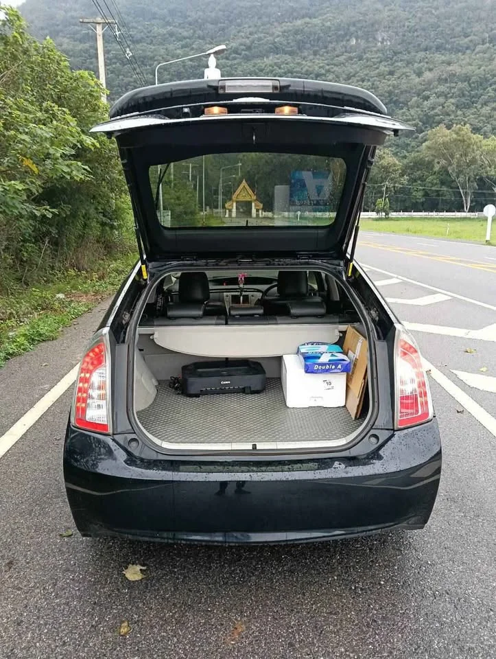 2013 Toyota Prius III 3