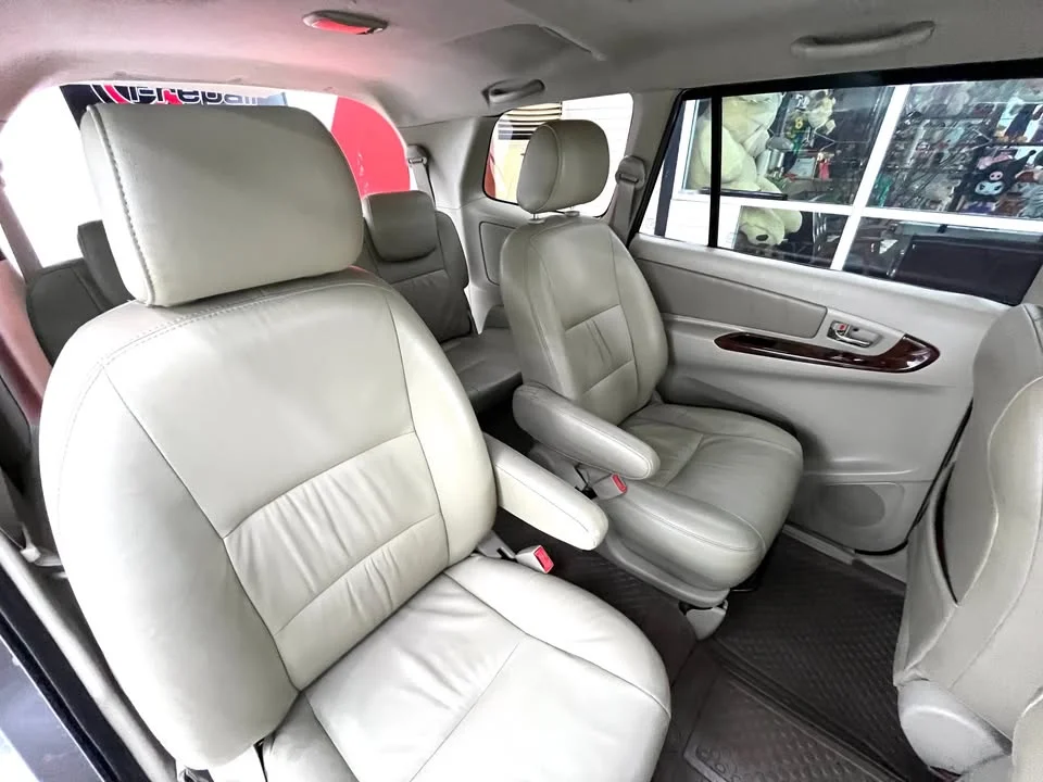 2013 Toyota Innova I 2