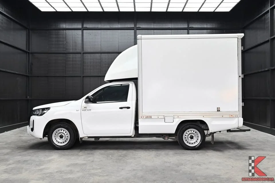 2023 Toyota Hilux VIII 2