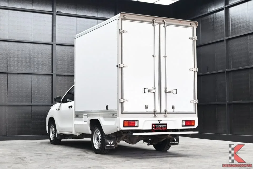 2023 Toyota Hilux VIII 3