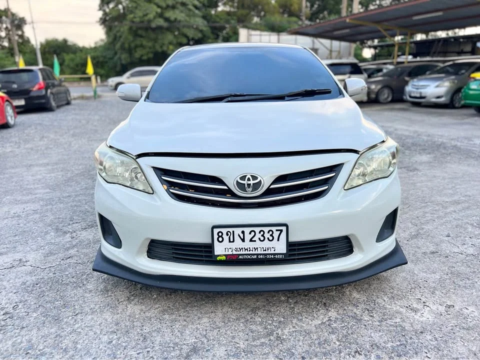 2013 Toyota Corolla Altis X (E140) 2