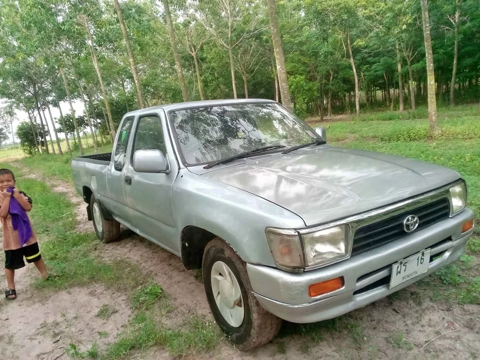 1997 Toyota Hilux Mighty-X V 2