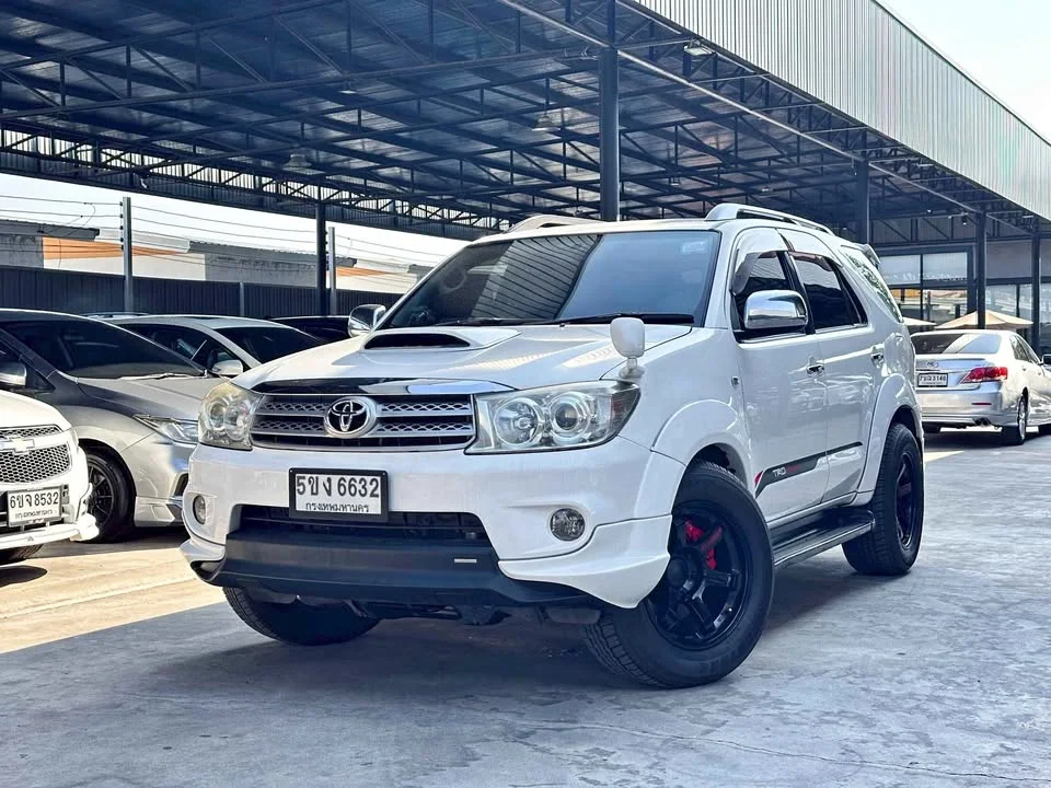 2010 Toyota Fortuner I 2