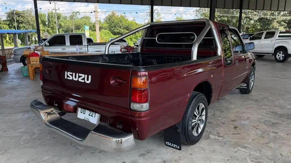1995 Isuzu TFR III 2
