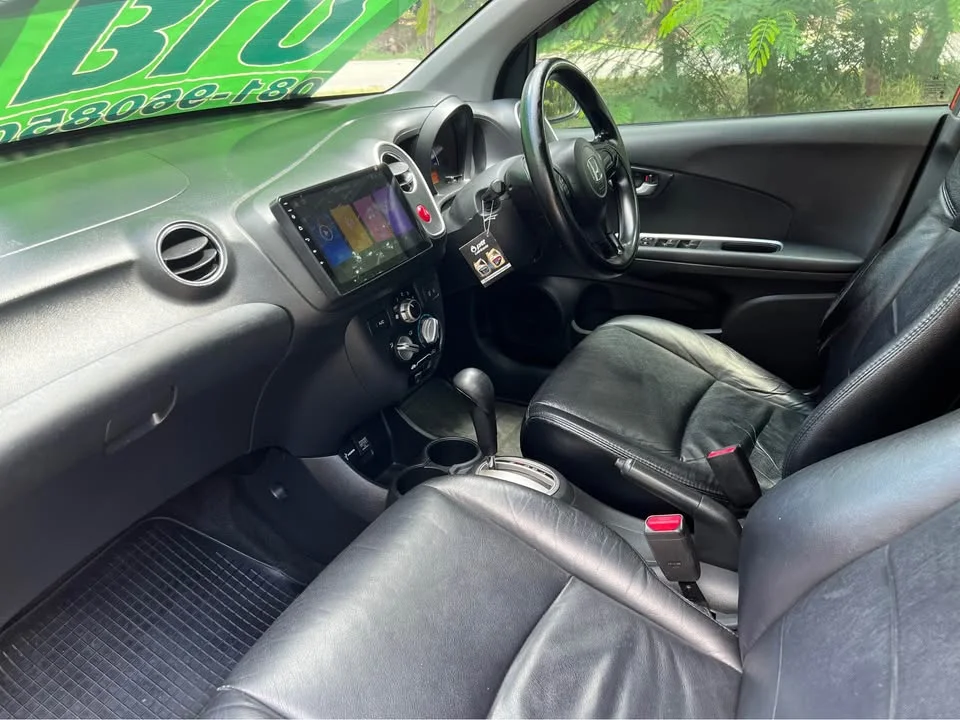 2016 Honda Mobilio II 2