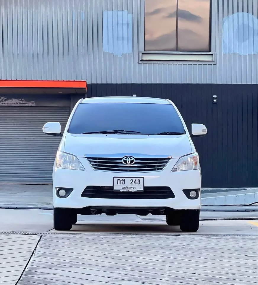 2013 Toyota Innova I 3