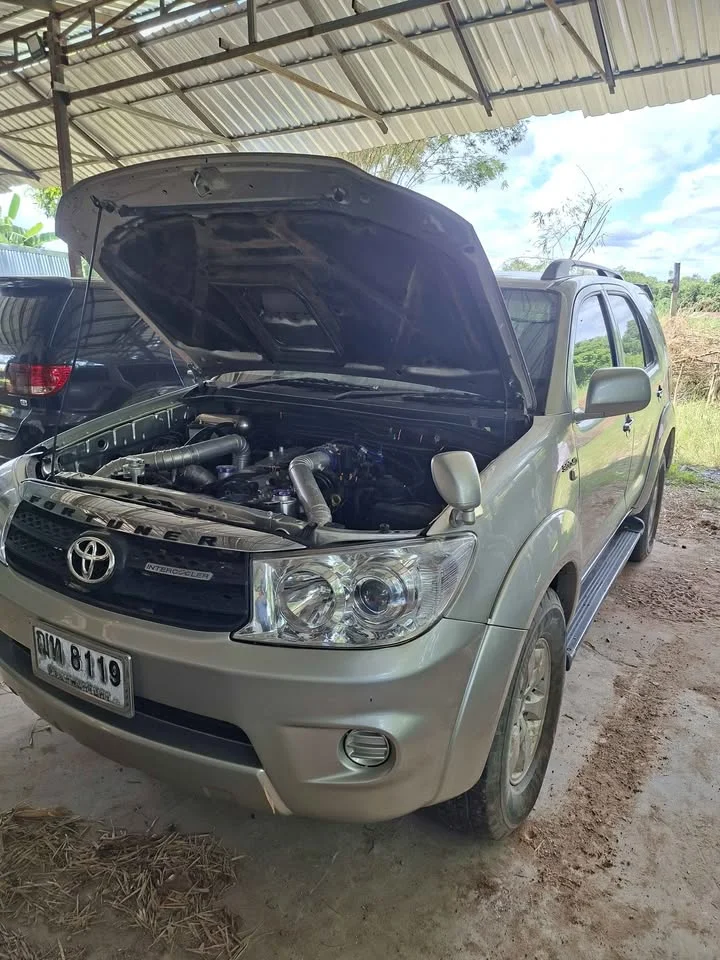 2005 Toyota Fortuner I 3