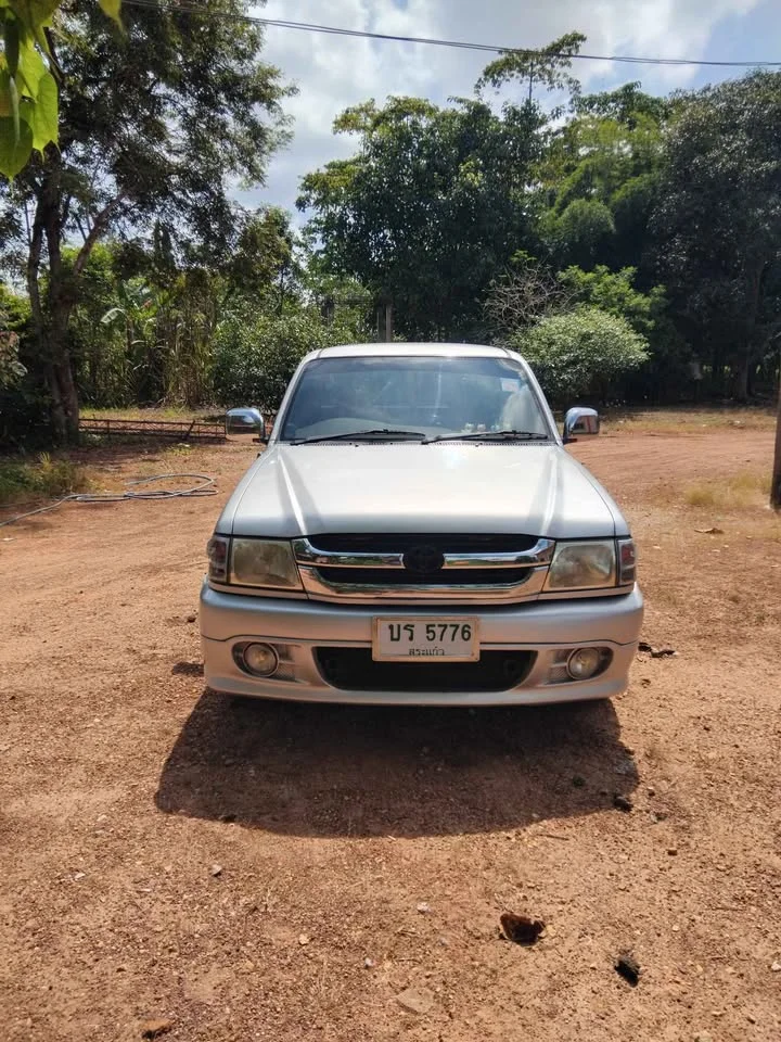 2003 Toyota Hilux Tiger VI 3