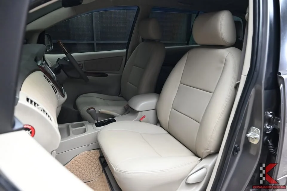 2013 Toyota Innova I 2