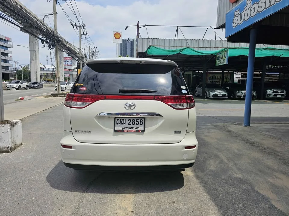 2011 Toyota Estima III 3