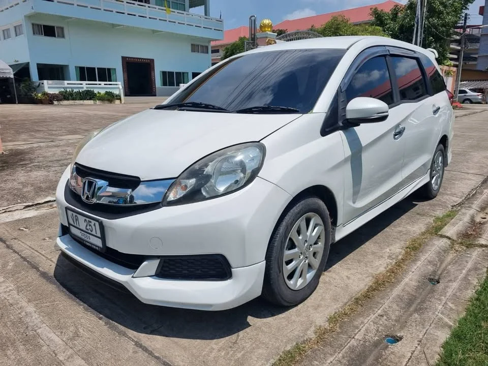 2016 Honda Mobilio II 2