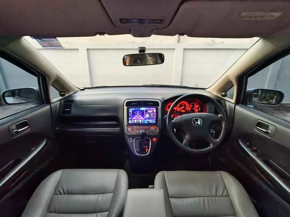 2005 Honda Stream I 3