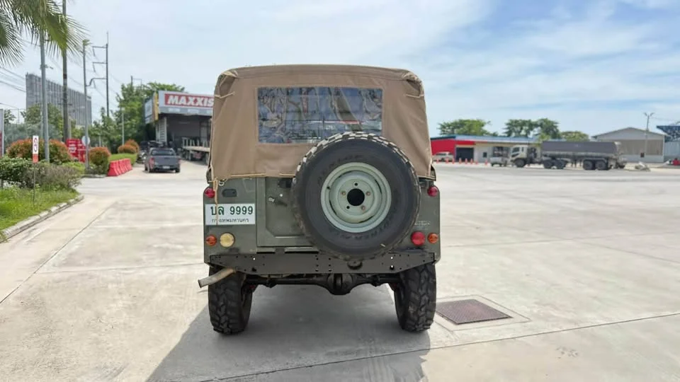 1997 Land Rover Defender 90 2