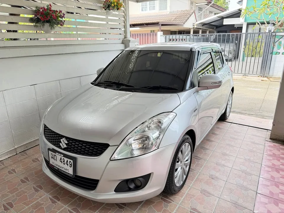 2012 Suzuki Swift II 2
