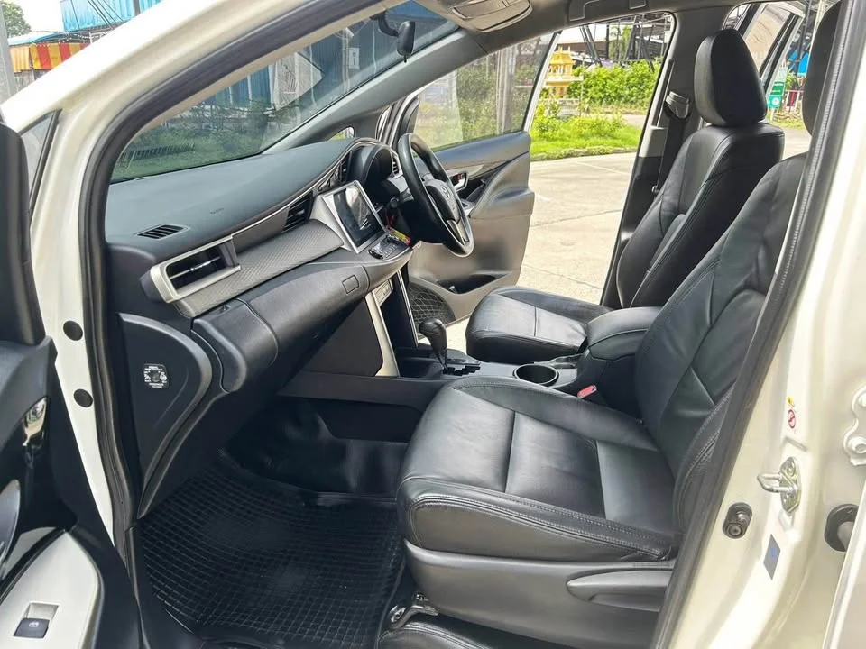 2017 Toyota Innova II 3