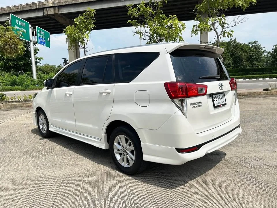 2017 Toyota Innova II 2