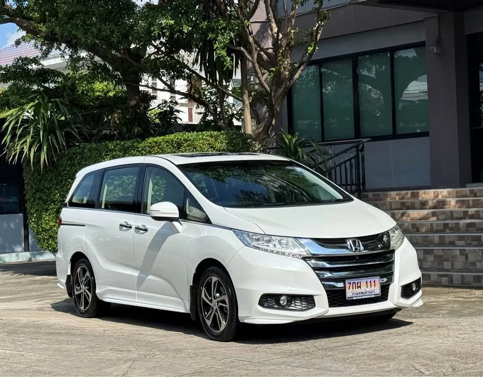 2016 Honda Odyssey V 3