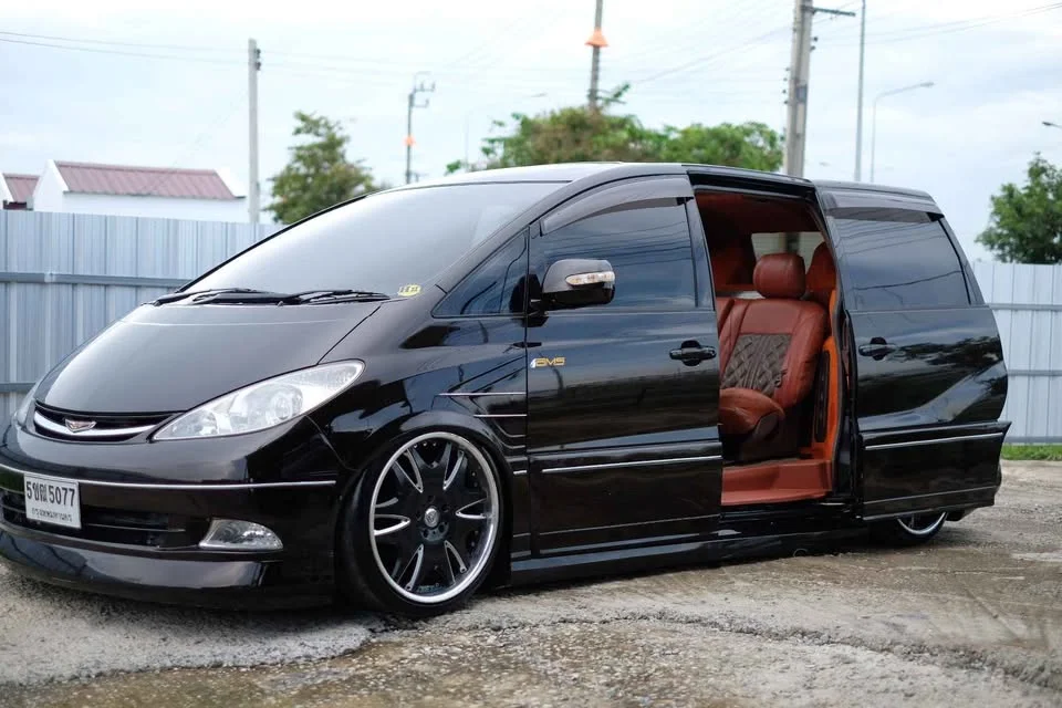 2004 Toyota Estima II 3