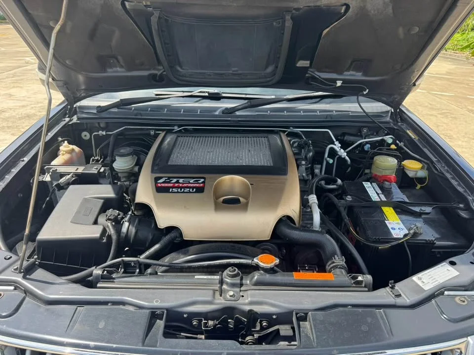 2007 Isuzu MU-7 3