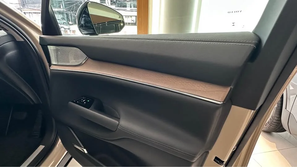 2025 Volvo EX30 I 3