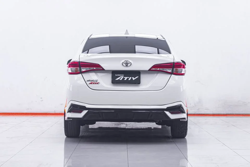 2022 Toyota Yaris ATIV III 3