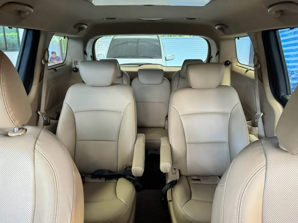 2015 Kia Carnival III 2
