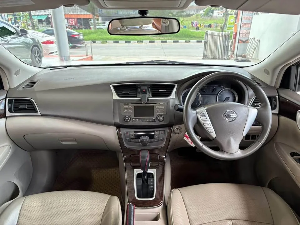 2013 Nissan Sylphy III (B17) 3