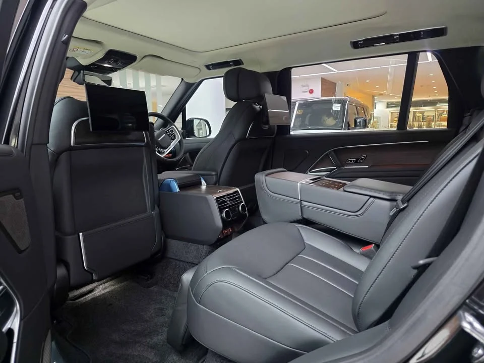 2026 Land Rover Range Rover V 2
