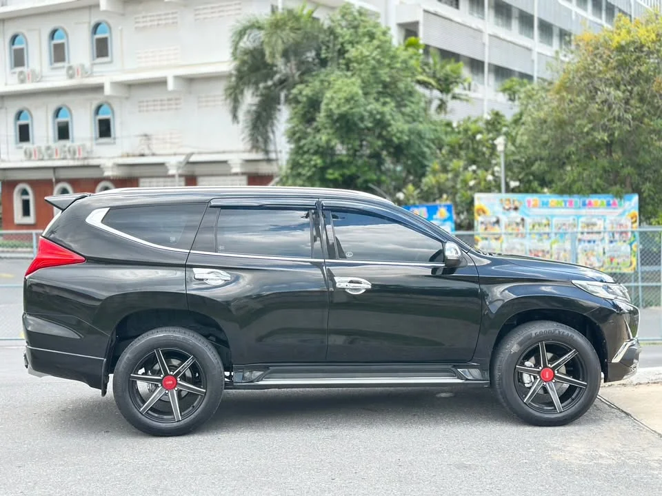 2016 Mitsubishi Pajero Sport III 2