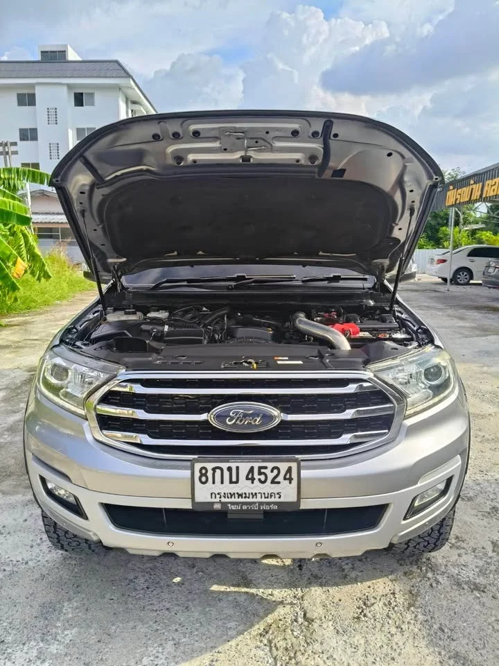 2019 Ford Everest II 2